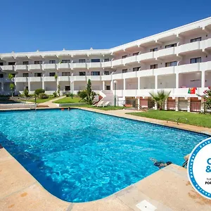https://bright-cozy-flats-w-terrace-pool.hotelaalgarve.com